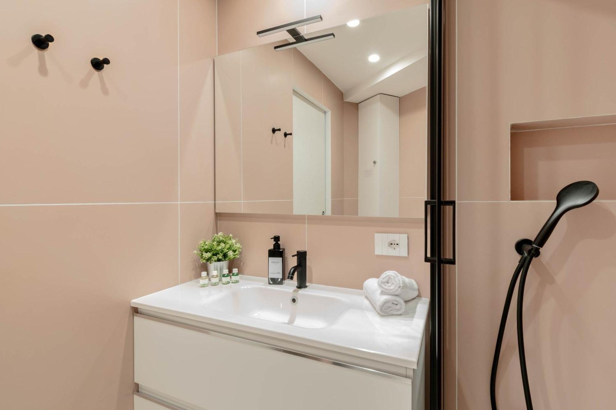 Design Suite 39 - Metropolitana M4 - Aeroporto Linate Милано Екстериор снимка